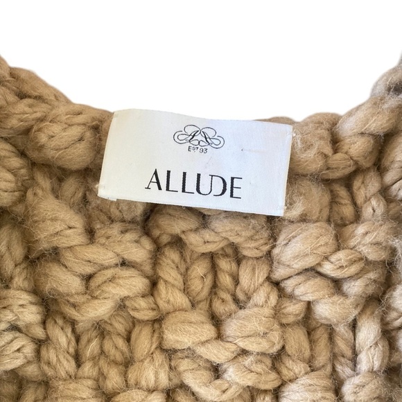 Allude Chunky Knit Sleeveless Sweater Vest in Caramel - Picture 9 of 11